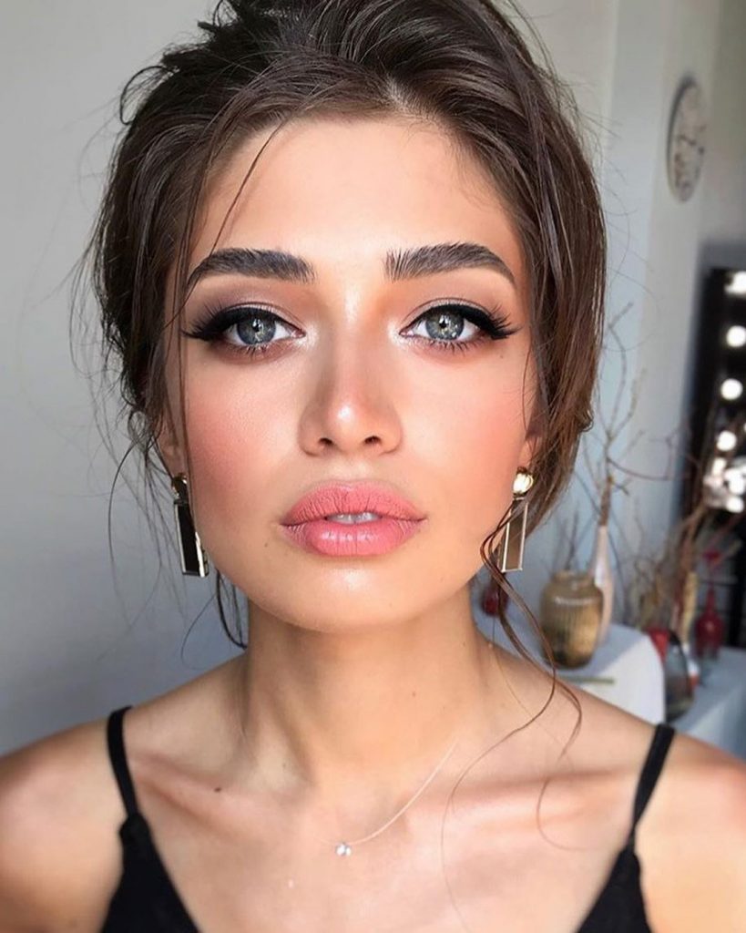 ميك اب ناعم للعيون