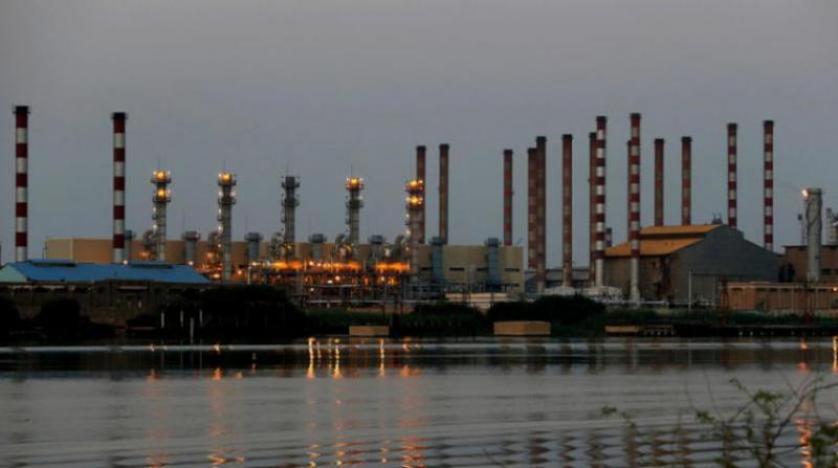 فرض عقوبات علي صادرات إيران النفطية للصين من قبل الولايات المتحدة