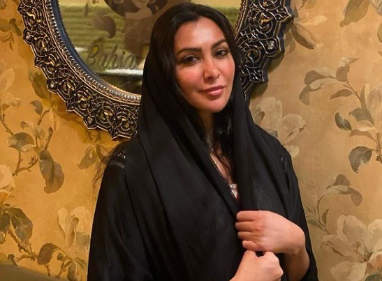 ميرهان حسين في أحدث ظهور لها بالحجاب في السعودية