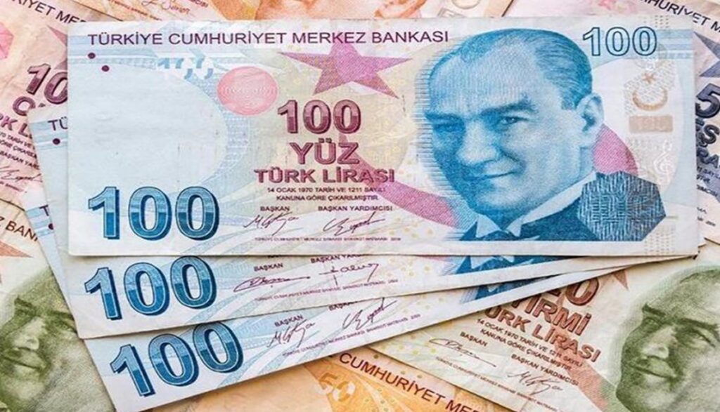 الليرة التركية تراجع أسعارها أمام الدولار بنسبة 6% بعد تصريحات الرئيس التركي